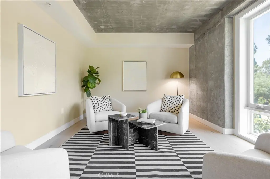 Condominium for sale at 380 Cordova Street 105, Pasadena, CA featuring 2 beds and 3 baths
