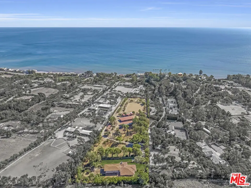 27349 Pacific Coast Highway, Malibu, CA — listing photo 1