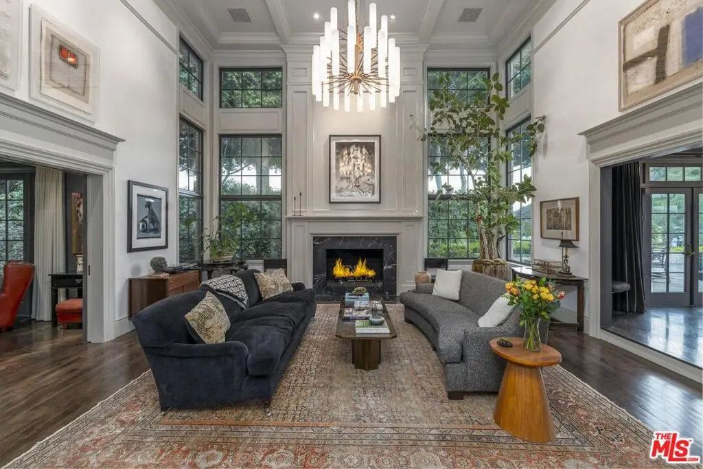 Residential Lease for rent at 7171 Chelan Way, Los Angeles, Los Angeles County, CA featuring 4 beds and 6 baths