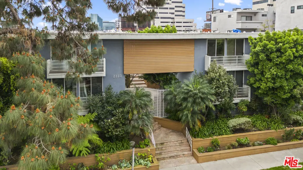 Condominium for sale at 2223 S Bentley Avenue 204, Los Angeles, CA featuring 3 beds and 2 baths