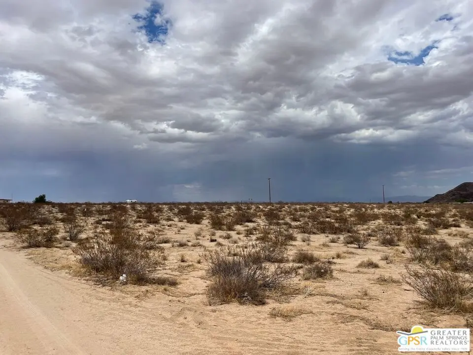 30 Moonlight Mesa Road, Joshua Tree, CA — listing photo 1