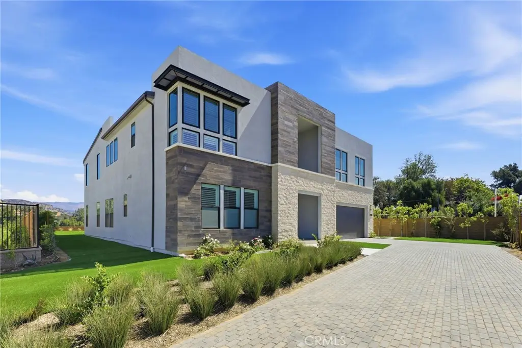 22801 Seaqua Circle, Chatsworth, CA — listing photo 1