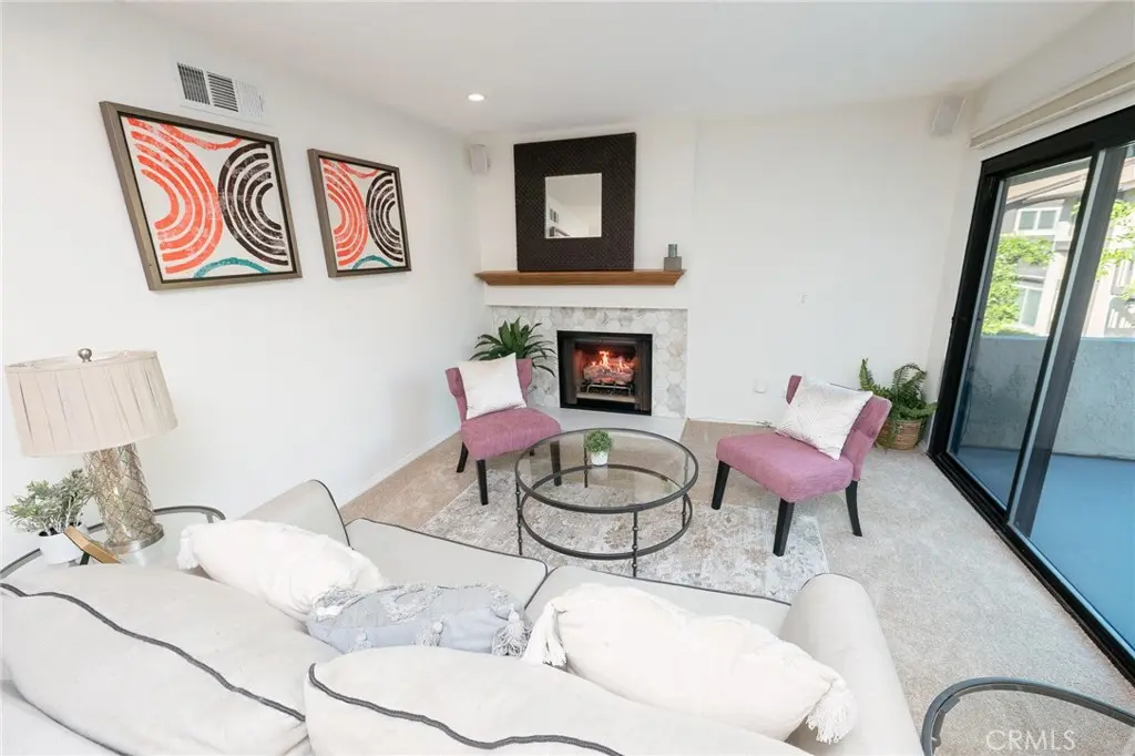 6716 Clybourn 238, North Hollywood, CA — listing photo 1