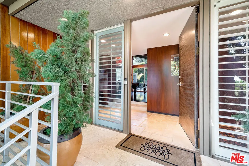 Residential Lease for rent at 11508 Thurston Circle, Los Angeles, Los Angeles County, CA featuring 3 beds and 4 baths