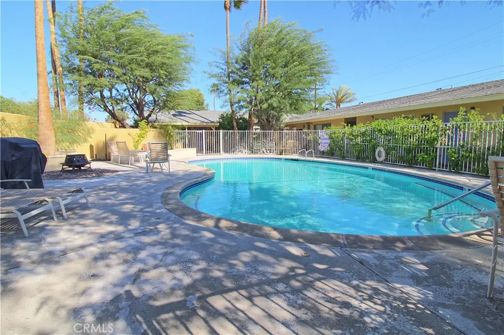 Residential Lease for rent at 807 E Cottonwood Road 11, Palm Springs, Riverside County, CA featuring 1 bed and 1 bath