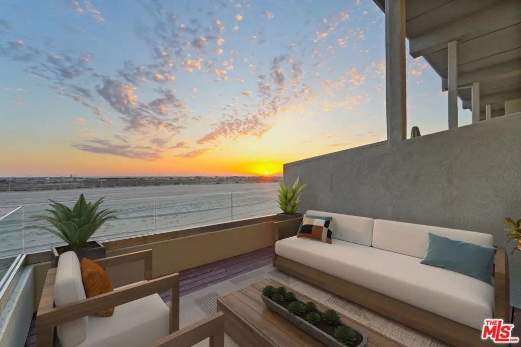 6 Voyage Street 108, Marina Del Rey, CA — listing photo 1