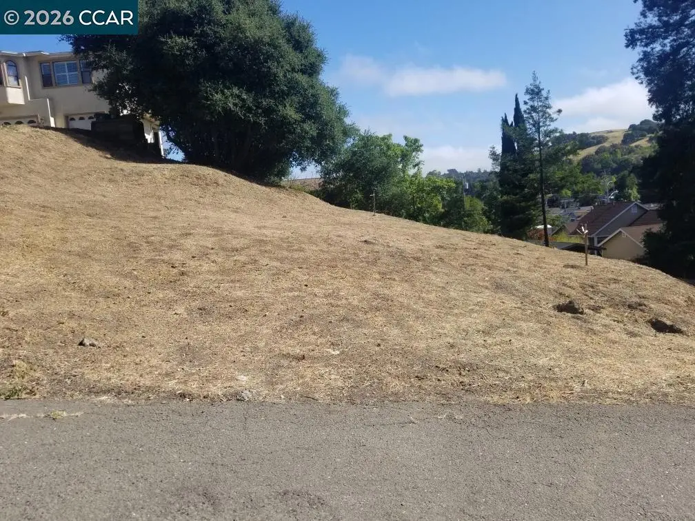 2525 Brandt St, Pinole, CA — listing photo 1