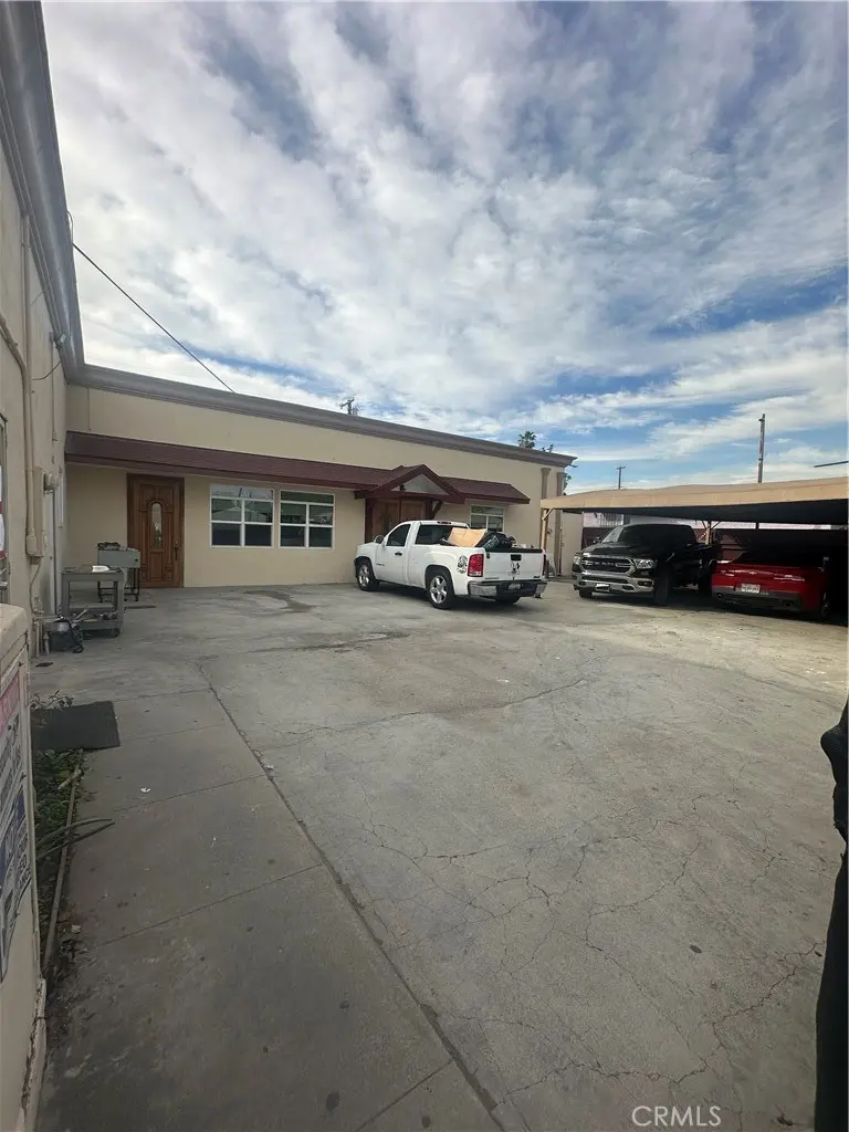 Triplex for sale at 1429 E South, Long Beach, CA