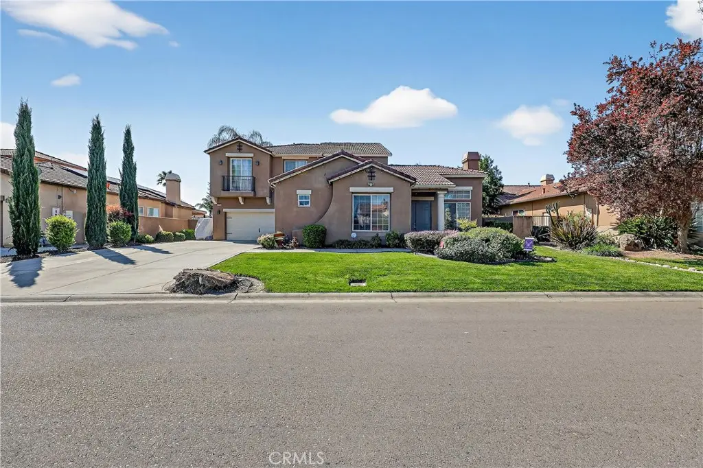 8815 Laguna, Chowchilla, CA — listing photo 1