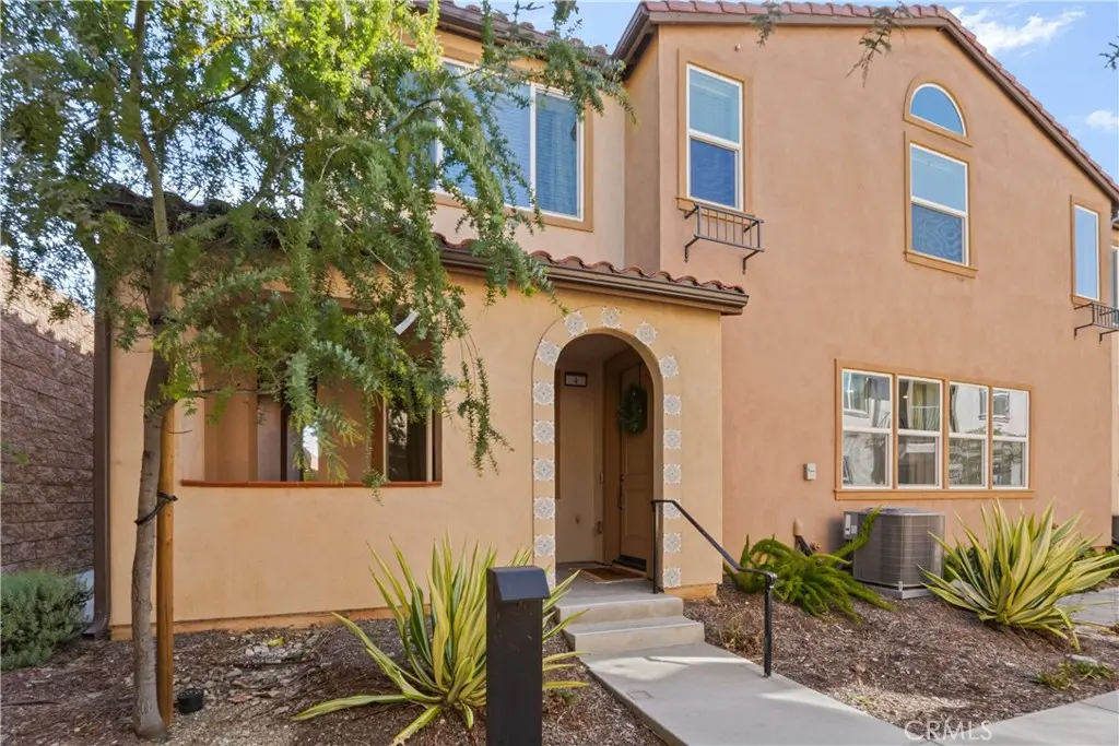 15232 Horizon Street 4, Fontana, CA — listing photo 1