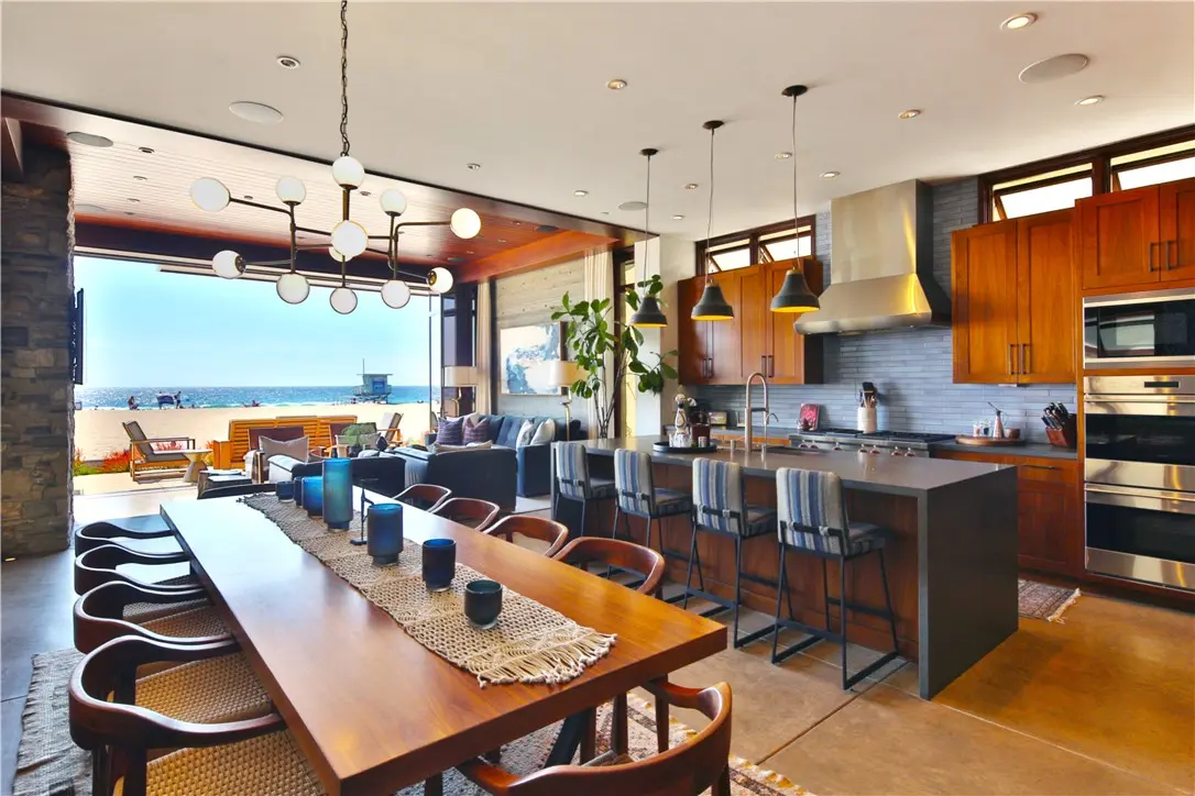 Residential Lease for rent at 3124 The Strand, Hermosa Beach, Los Angeles County, CA featuring 4 beds and 6 baths
