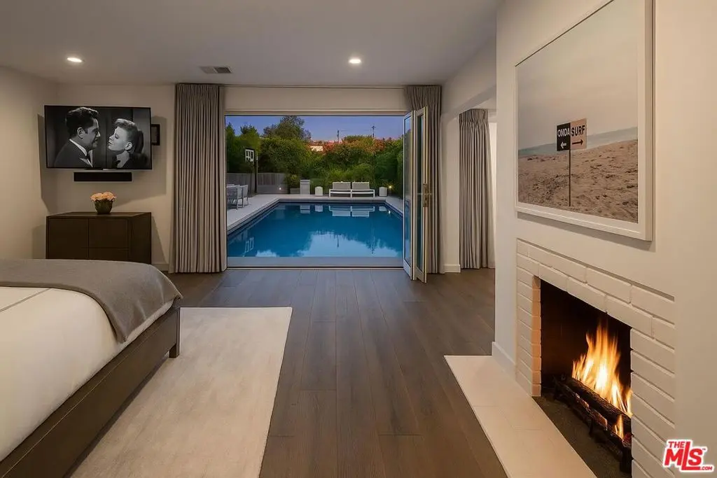 Single Family Residence for rent at 602 N Whittier Drive, Beverly Hills, CA featuring 6 beds and 6 baths