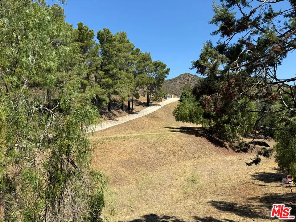 33317 Decker Canyon Road, Malibu, CA — listing photo 1