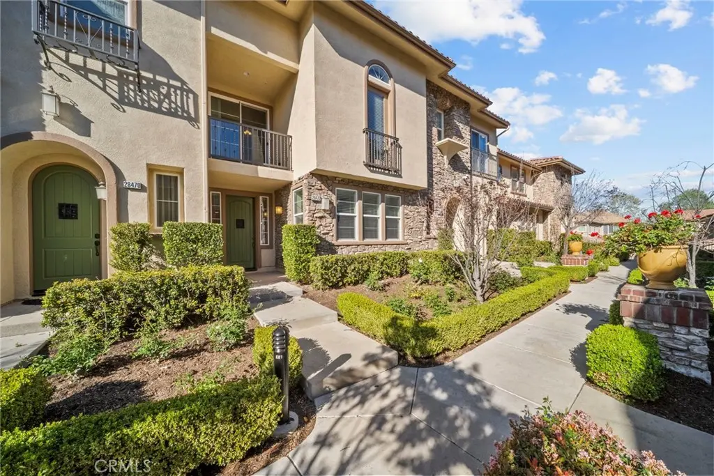 28472 Herrera, Valencia, CA — listing photo 1