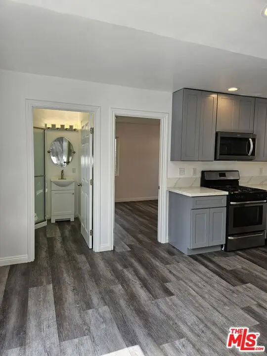 Residential Lease for rent at 1219 W 47th Street, Los Angeles, Los Angeles County, CA featuring 2 beds and 1 bath