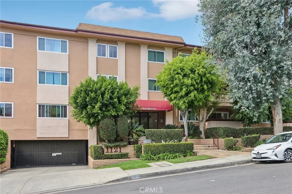 1121 N Olive Drive 211, West Hollywood, CA — listing photo 1