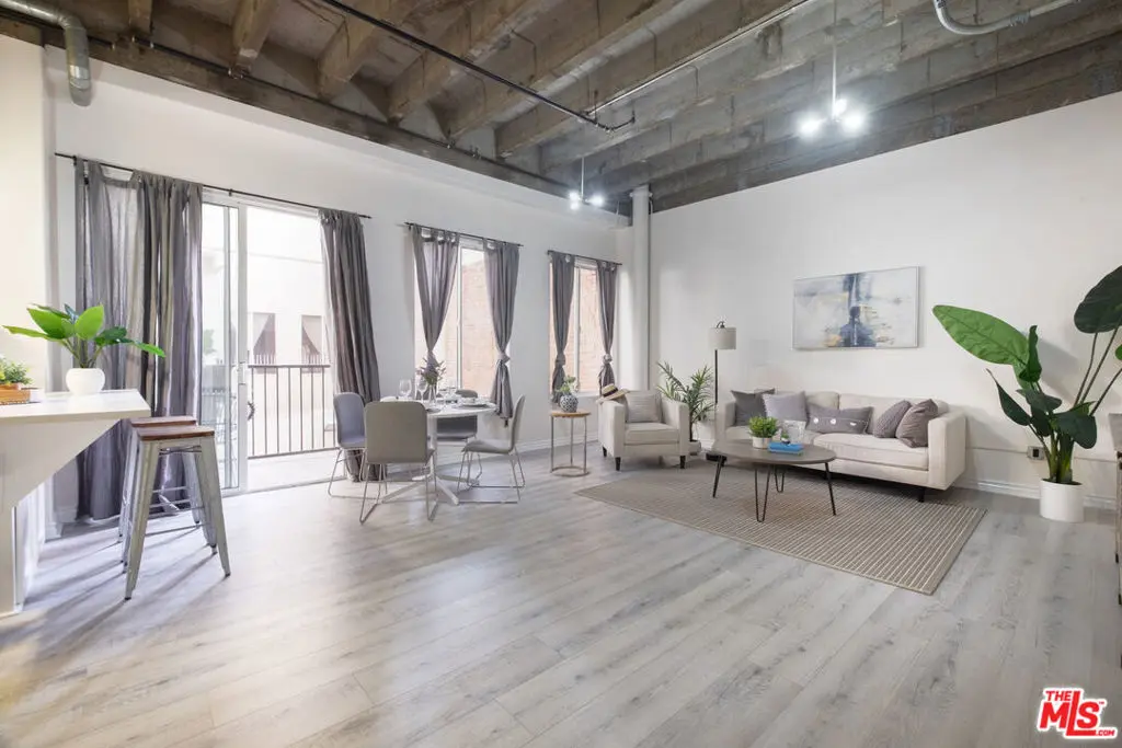 Residential Lease for rent at 312 W 5th Street 606, Los Angeles, Los Angeles County, CA featuring 1 bed and 1 bath