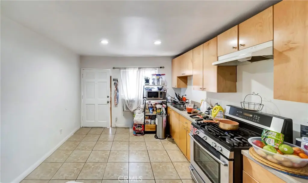 6735 Elmer 18, North Hollywood, CA — listing photo 1