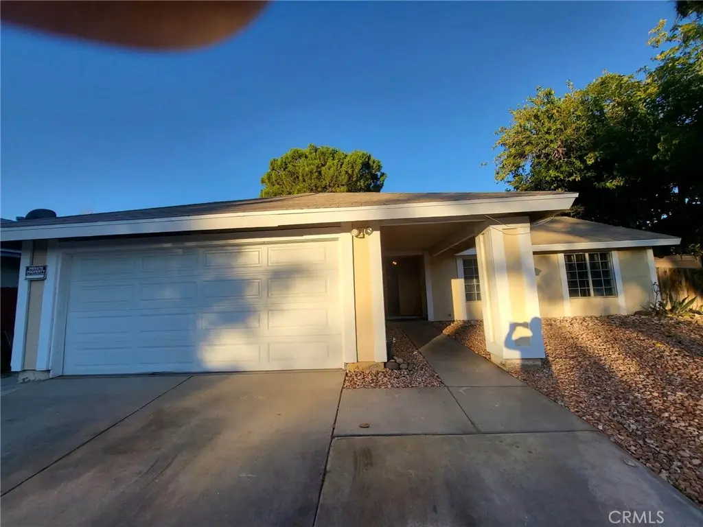 Single Family Residence for sale at 44025 Glenraven, Lancaster, CA featuring 3 beds and 2 baths