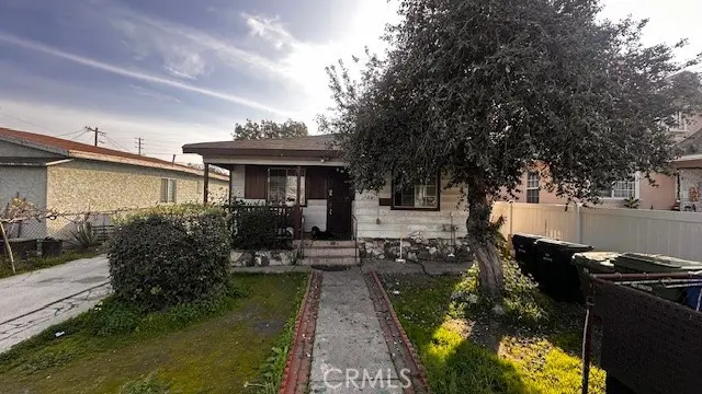 Single Family Residence for sale at 124 W 99th, Los Angeles, CA featuring 3 beds and 1 bath
