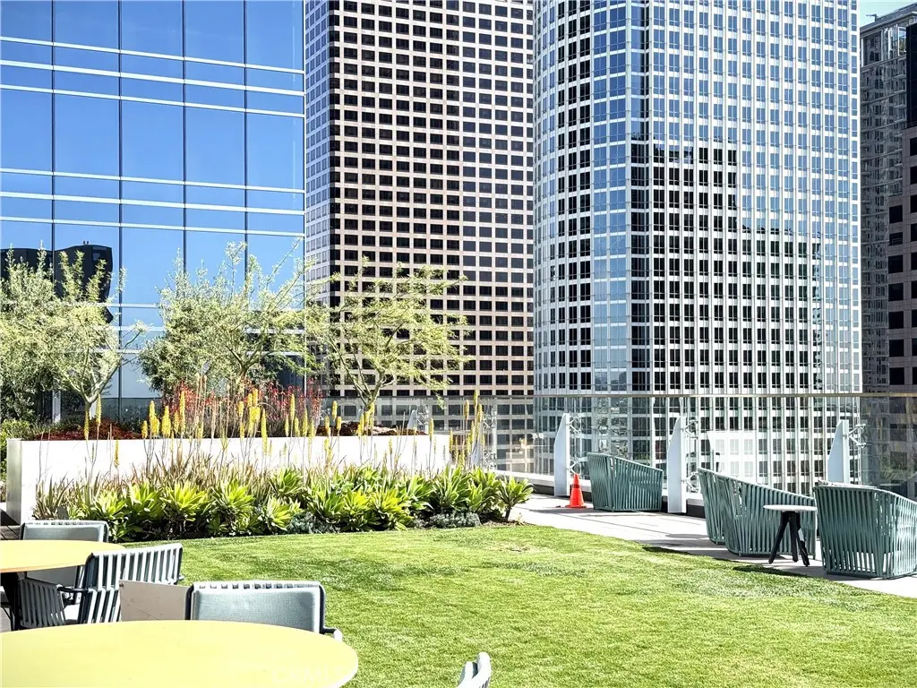 Condominium for sale at 877 Francisco 517, Los Angeles, CA and 1 bath