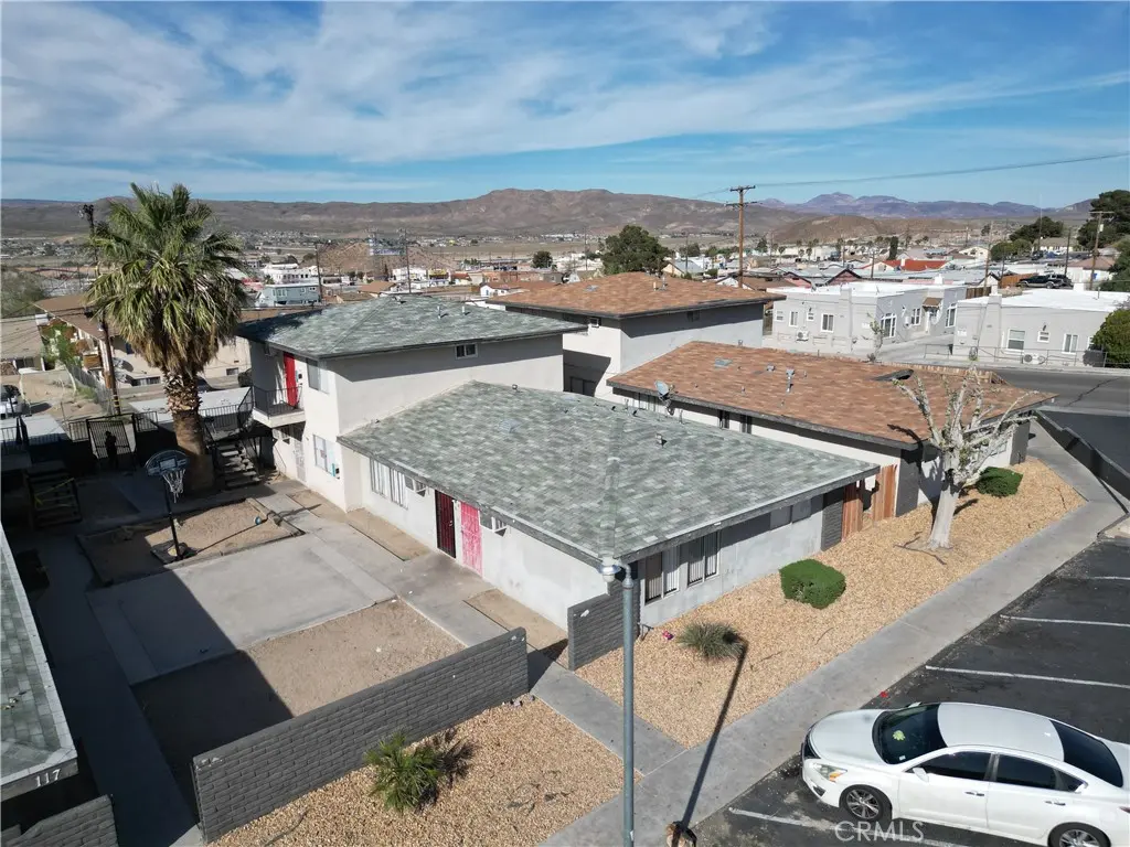 109 W Buena Vista, Barstow, CA — listing photo 1