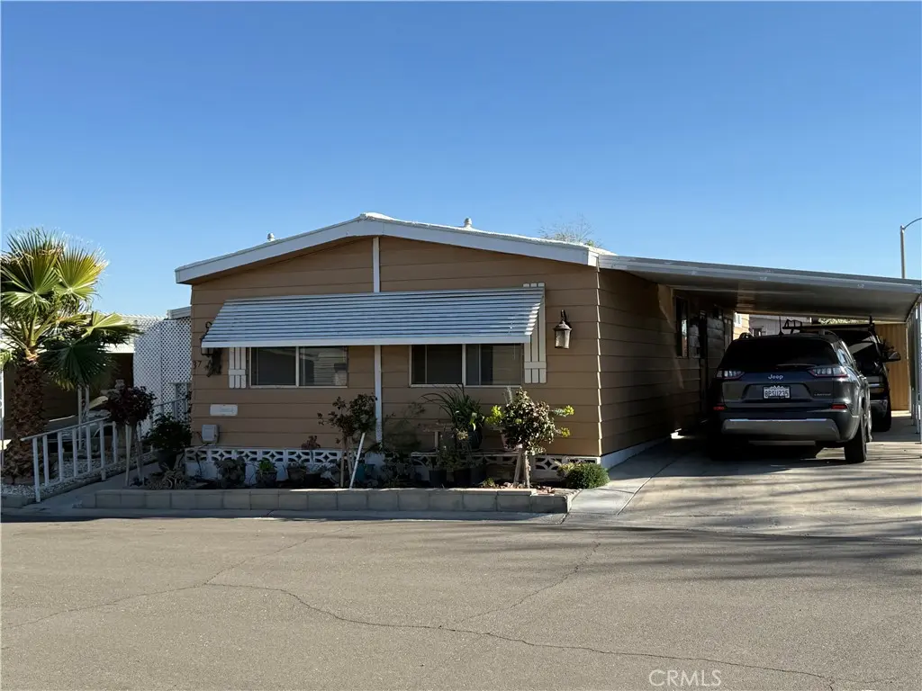 20683 Waalew B37, Apple Valley, CA — listing photo 1