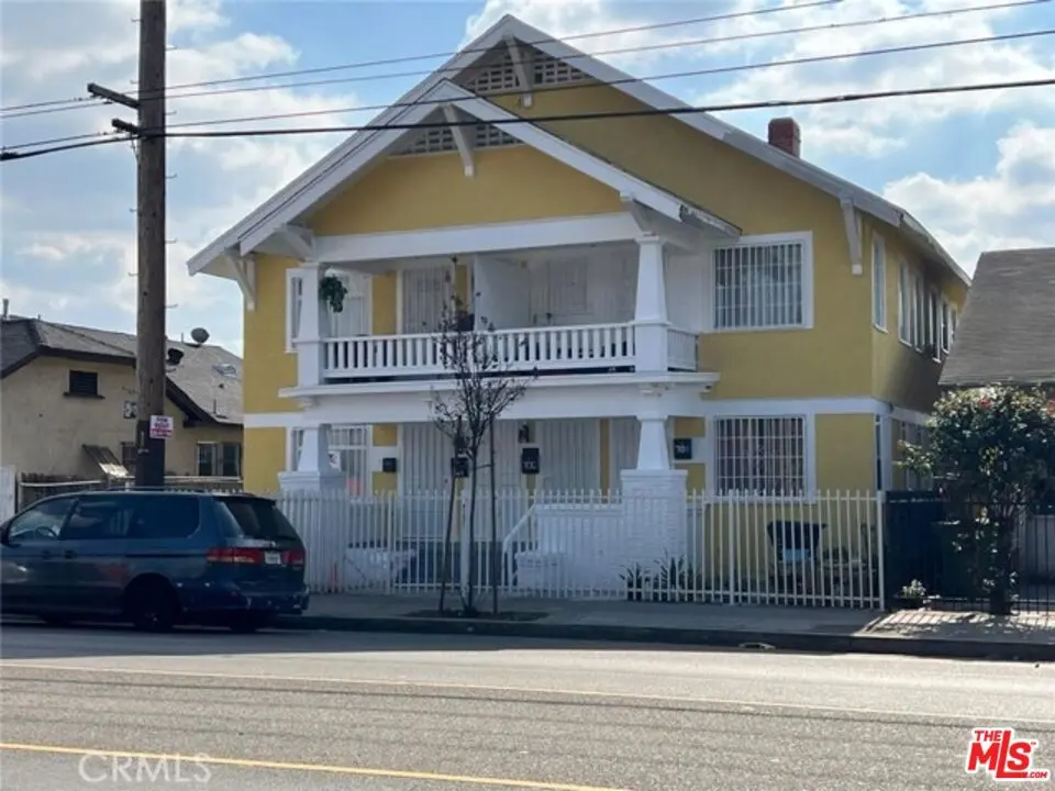 Residential Lease for rent at 708 W Vernon Avenue, Los Angeles, Los Angeles County, CA featuring 2 beds and 1 bath