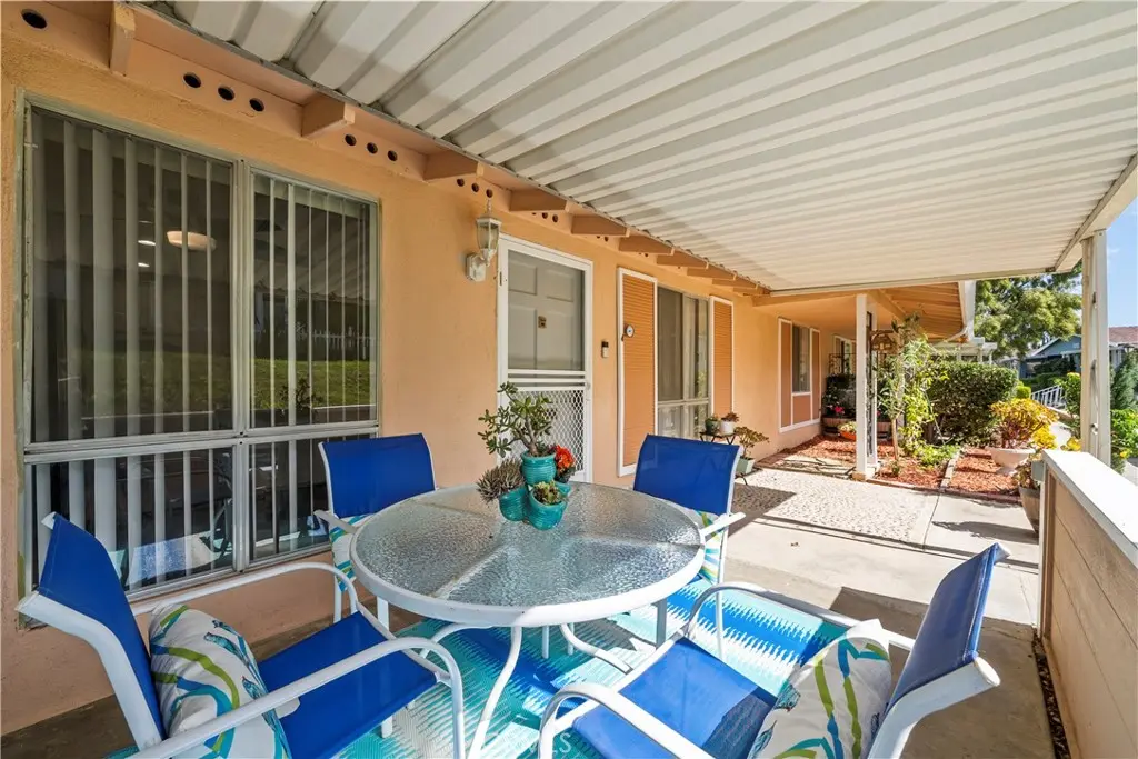 19156 Avenue Of The Oaks B, Newhall, CA — listing photo 1