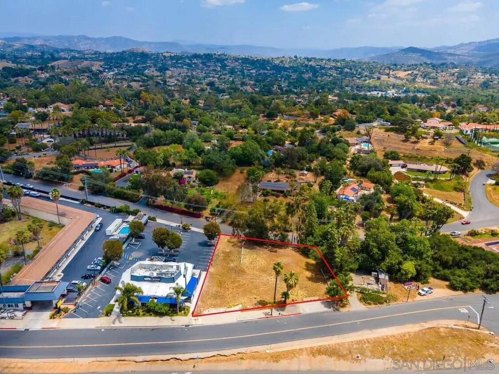 2690 S Escondido Blvd, Escondido, CA — listing photo 1