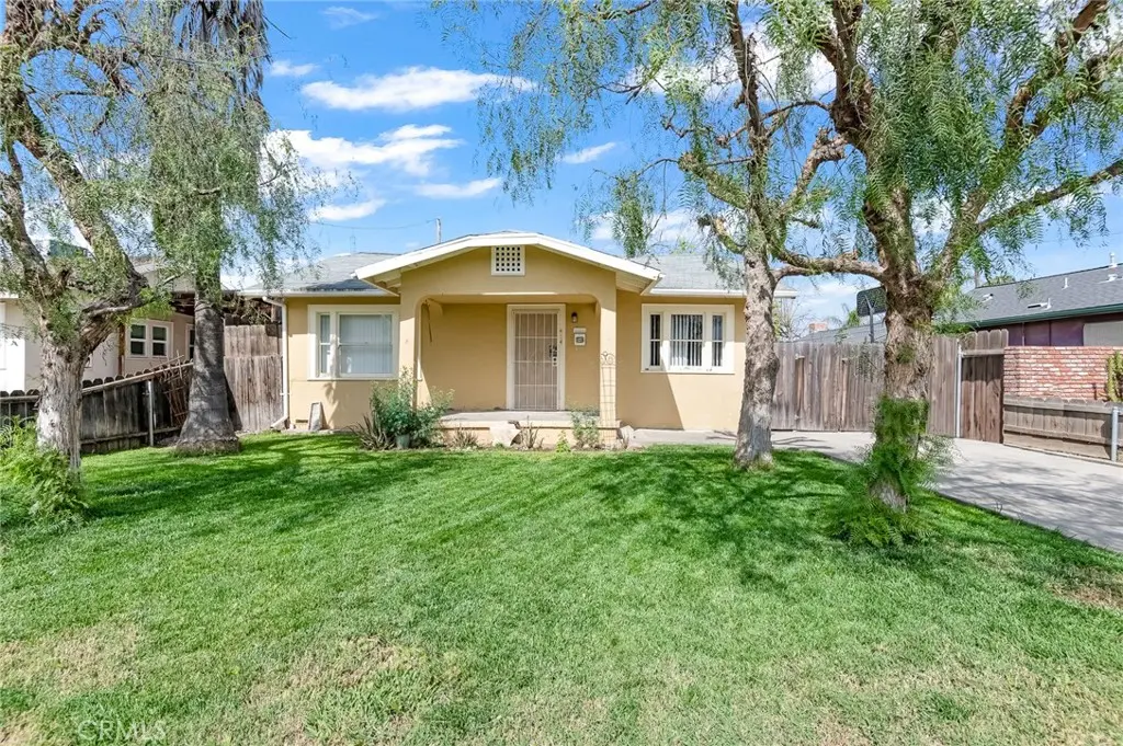 Single Family Residence for sale at 414 W Cameron, Hanford, CA featuring 2 beds and 1 bath