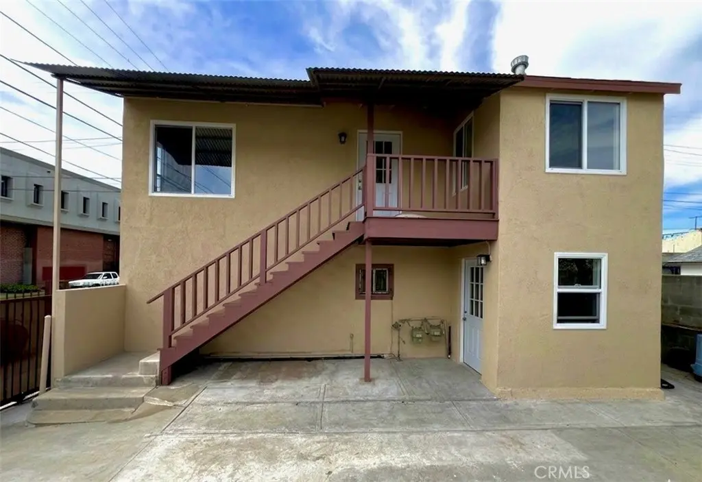 Residential Lease for rent at 1561 W 38th Place, Los Angeles, Los Angeles County, CA featuring 2 beds and 1 bath