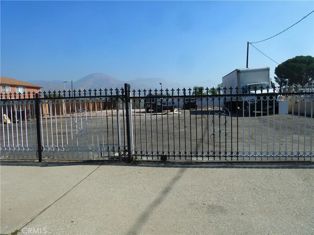 3119 N Golden, San Bernardino, CA — listing photo 1