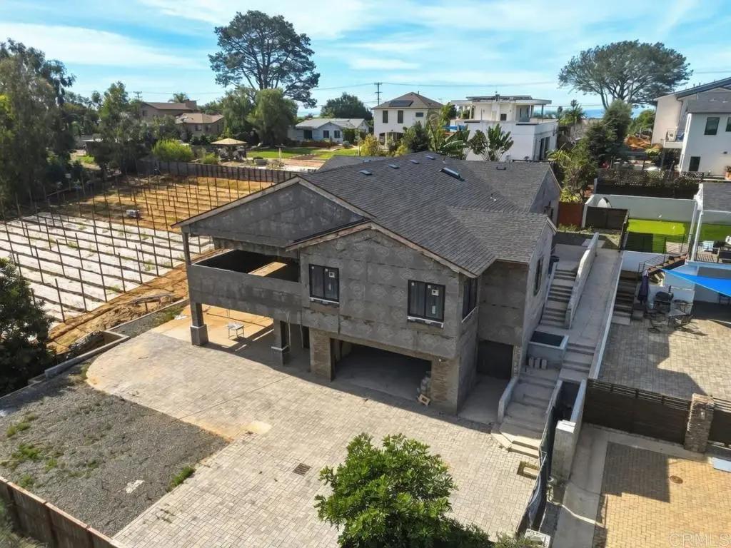 Single Family Residence for sale at 3780 82 Highland Dr., Carlsbad, CA featuring 6 beds and 7 baths