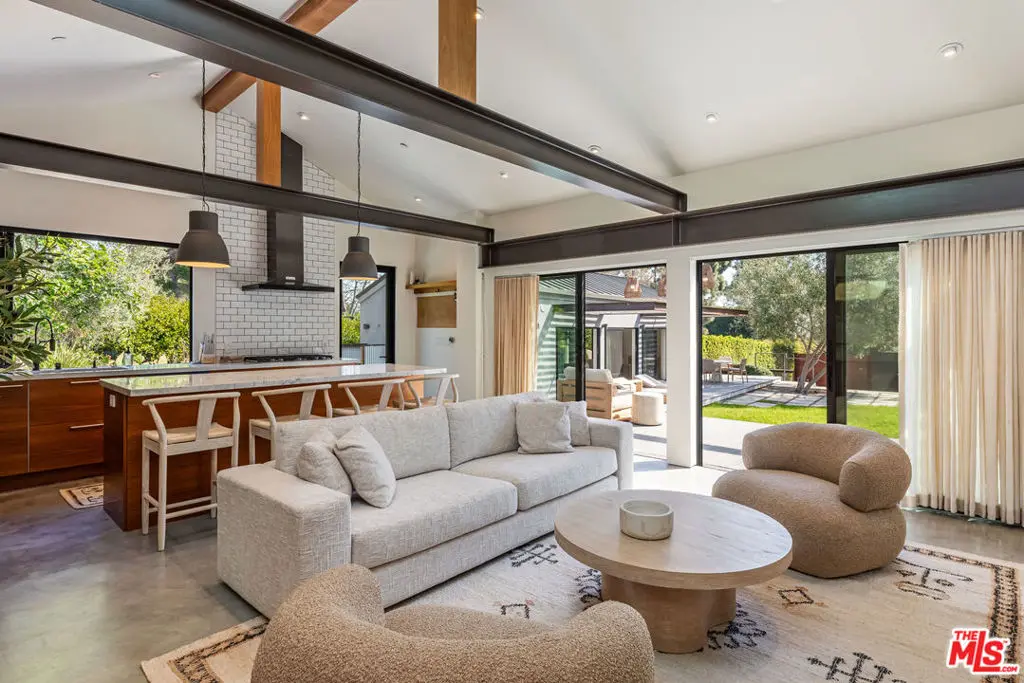 Residential Lease for rent at 28036 Sea Lane Drive B, Malibu, Los Angeles County, CA featuring 2 beds and 2 baths