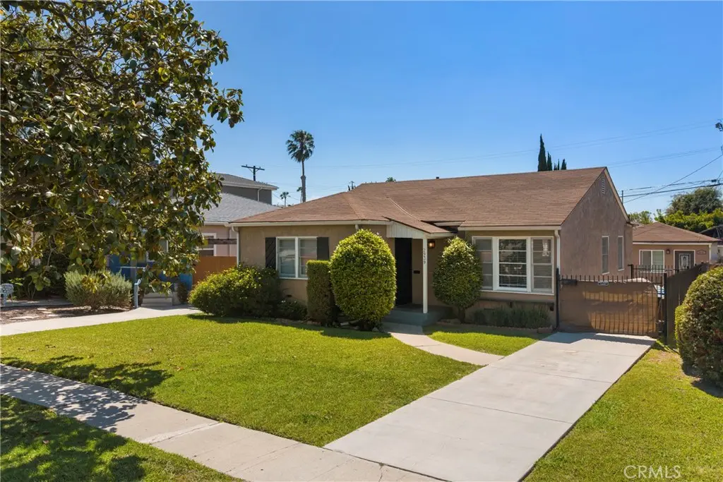 Single Family Residence for sale at 2939 Kelton Avenue, Los Angeles, CA featuring 4 beds and 3 baths