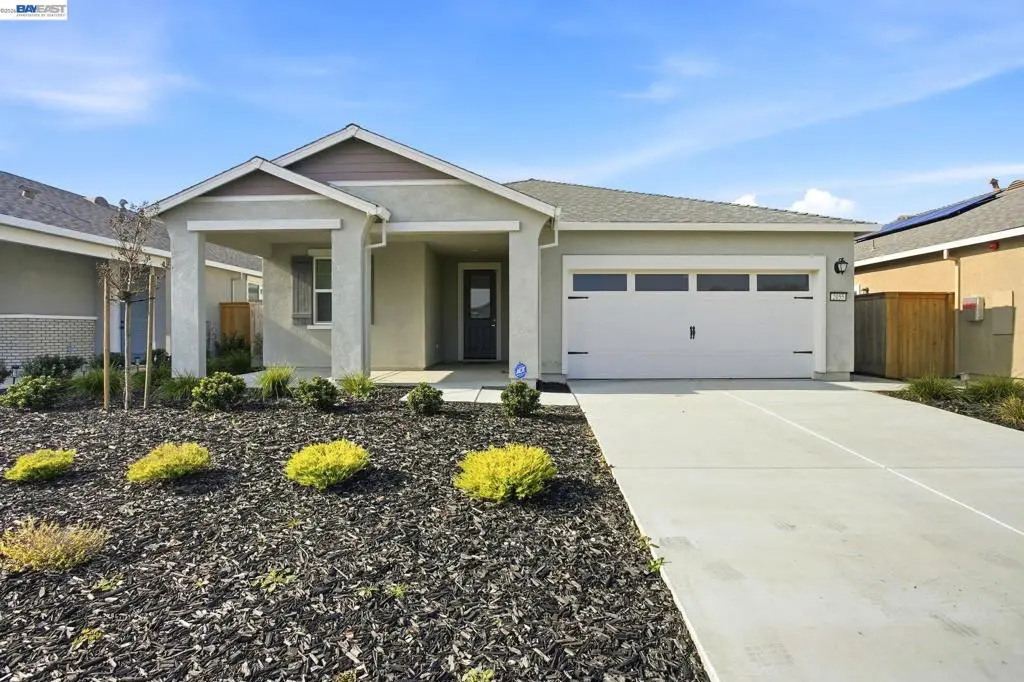 Single Family Residence for sale at 2055 Stars Dr, Rio Vista, CA featuring 2 beds and 2 baths