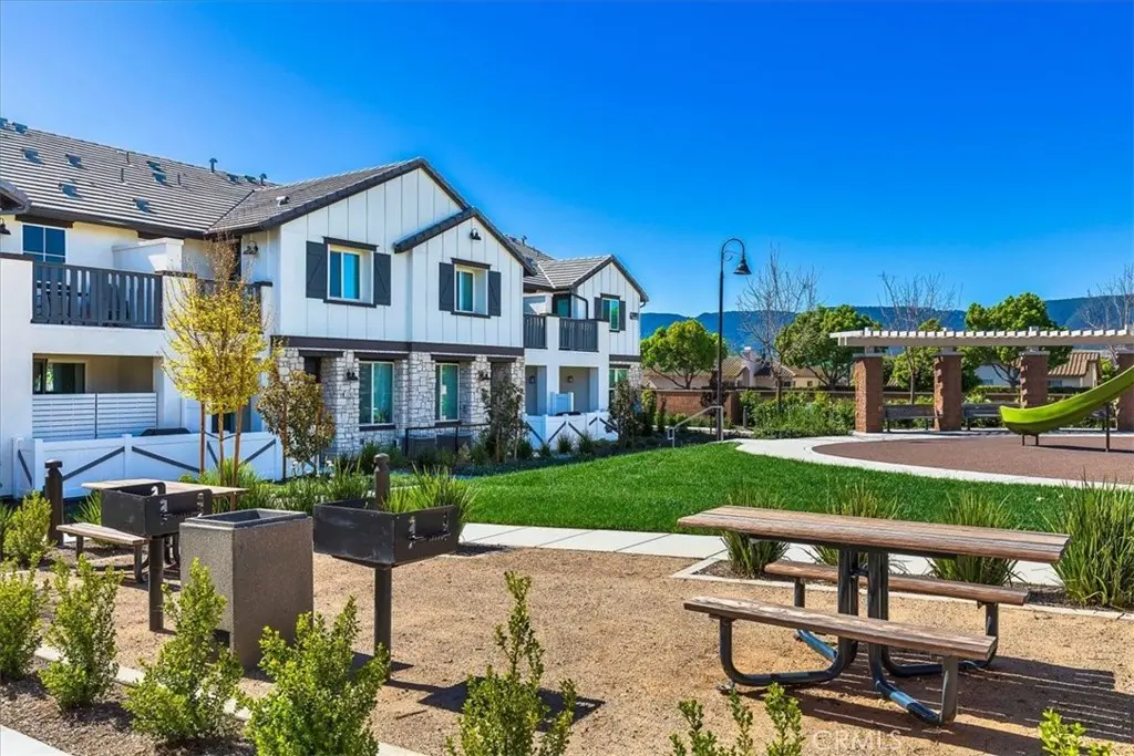Townhouse for sale at 41976 Isadora 902, Murrieta, CA featuring 2 beds and 2 baths