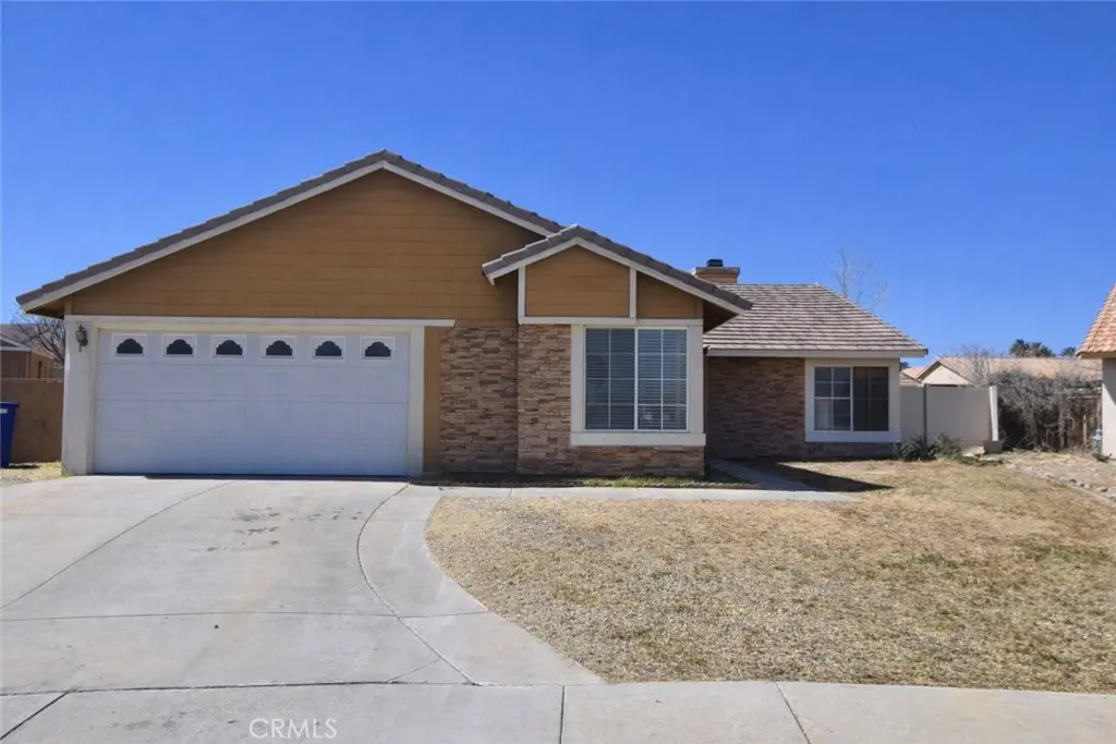 Single Family Residence for sale at 14129 La Mirada, Victorville, CA featuring 5 beds and 2 baths