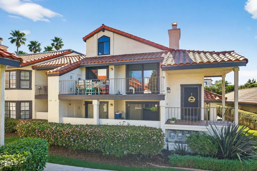 Condominium for sale at 2277 Martinique Lane, Oxnard, CA featuring 2 beds and 2 baths