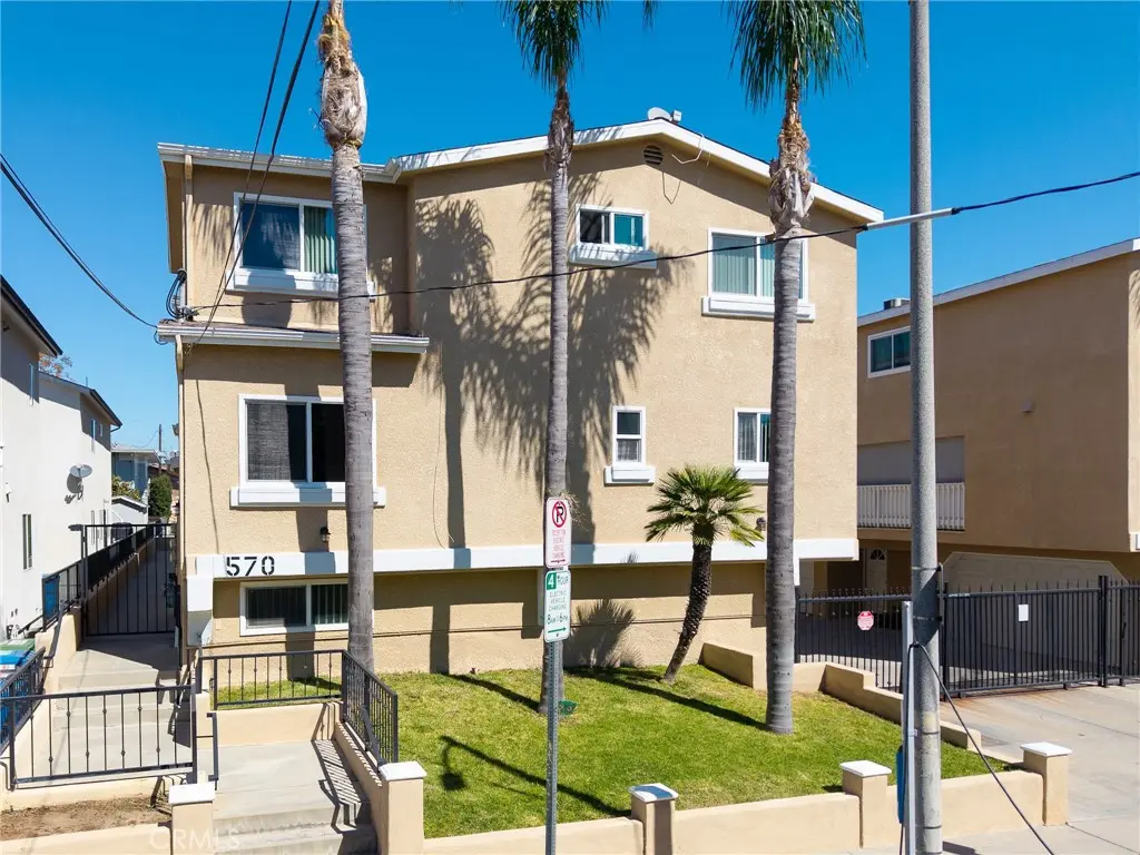 570 W 14th 4, San Pedro, CA — listing photo 1