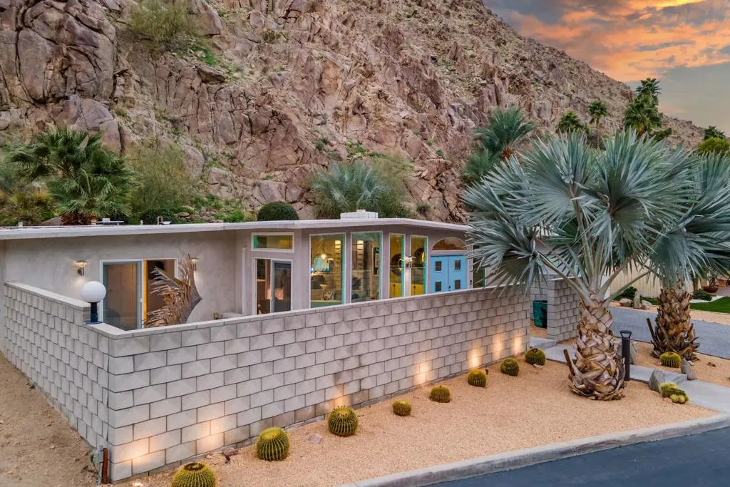 Single Family Residence for sale at 77095 Desi Drive, Indian Wells, CA featuring 3 beds and 2 baths