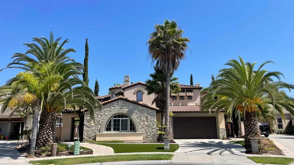 Single Family Residence for rent at 1050 White Alder Avenue, Chula Vista, CA featuring 5 beds and 6 baths