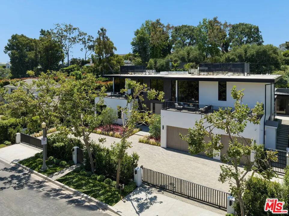 Single Family Residence for sale at 219 Homewood Road, Los Angeles, CA featuring 7 beds and 9 baths