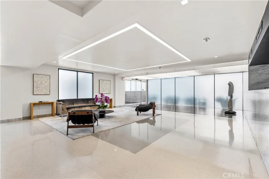 818 N Doheny 308, West Hollywood, CA — listing photo 1