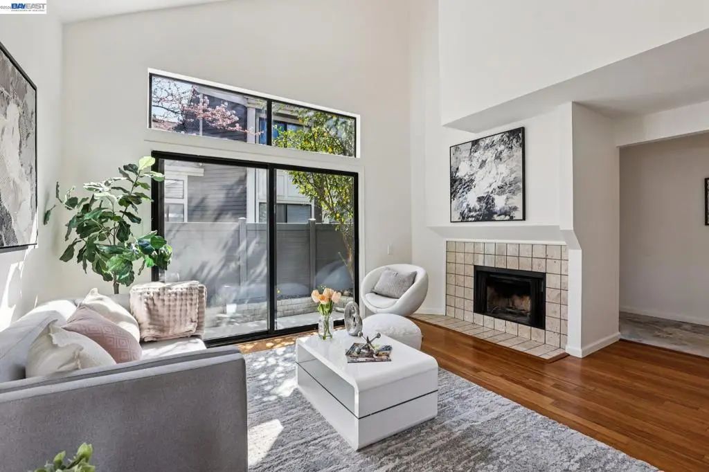 Condominium for sale at 5375 Black Ave 1, Pleasanton, CA featuring 3 beds and 3 baths