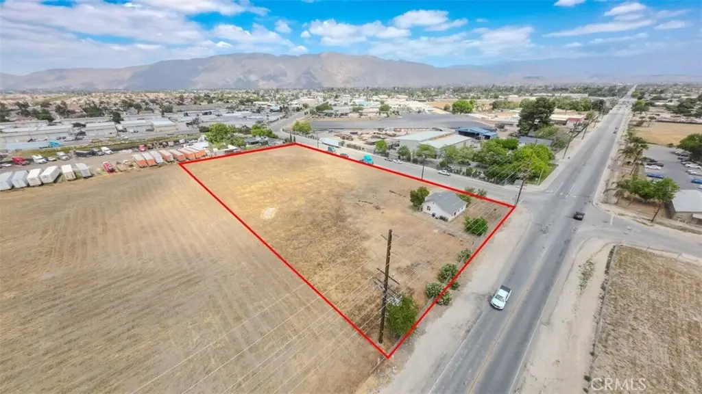 Single Family Residence for sale at 1011 W 7th St, San Jacinto, CA featuring 2 beds and 1 bath