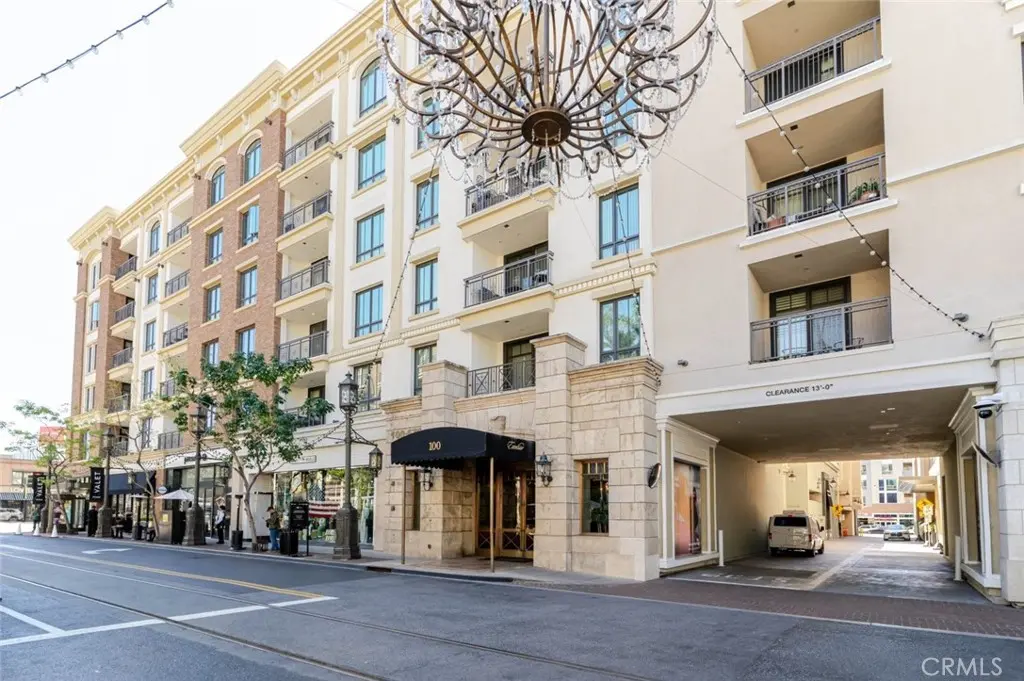 Condominium for rent at 352 Caruso Avenue, Glendale, CA featuring 2 beds and 2 baths