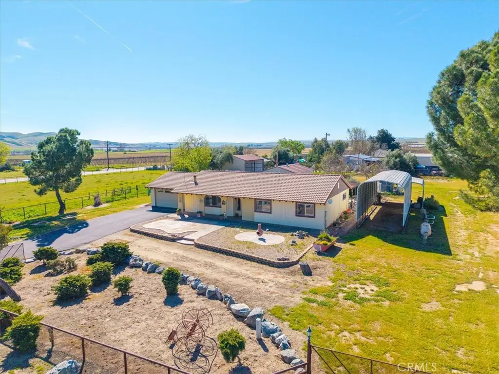 2100 Starkey Road, Shandon, CA — listing photo 1