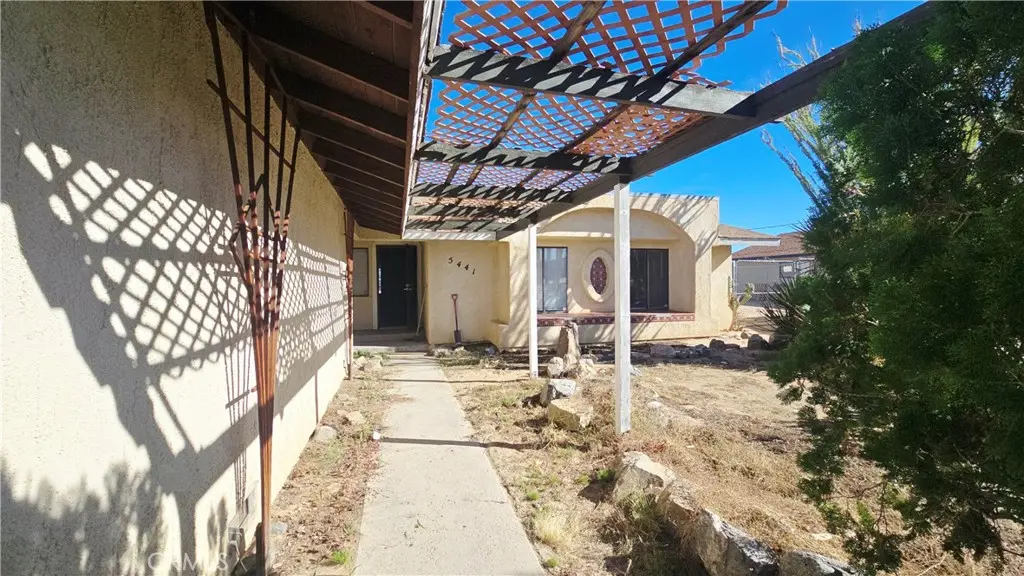 5441 Chia, 29 Palms, CA — listing photo 1
